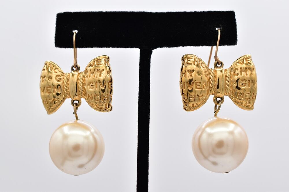 Givenchy Vintage Logo Bow Pearl Drop Dangle Earrings Gold Signed Chunky 1980s 9D